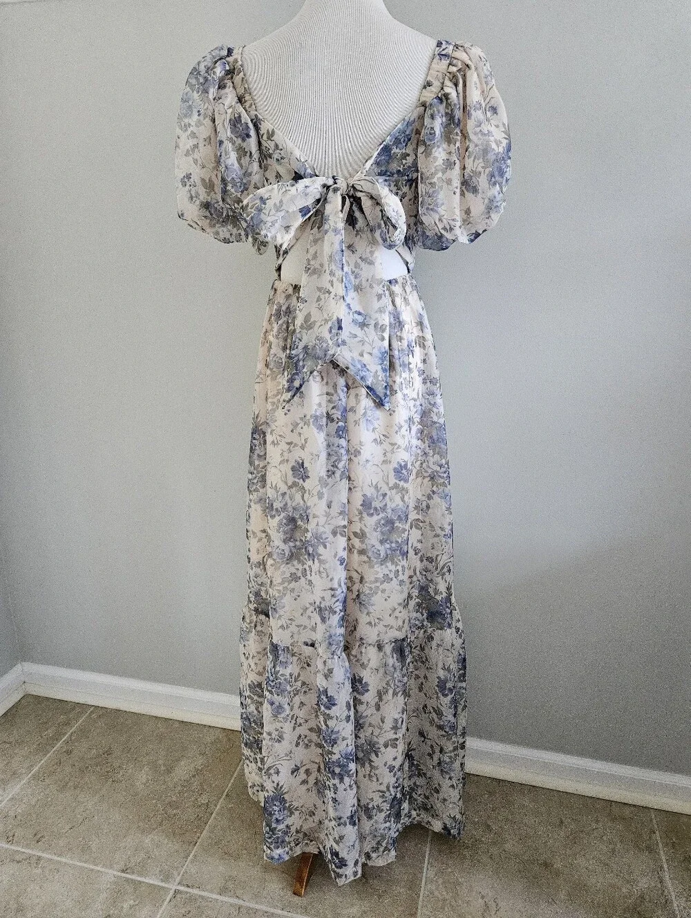 Abercrombie & Fitch | Emerson Drama Bow-Back Maxi Dress